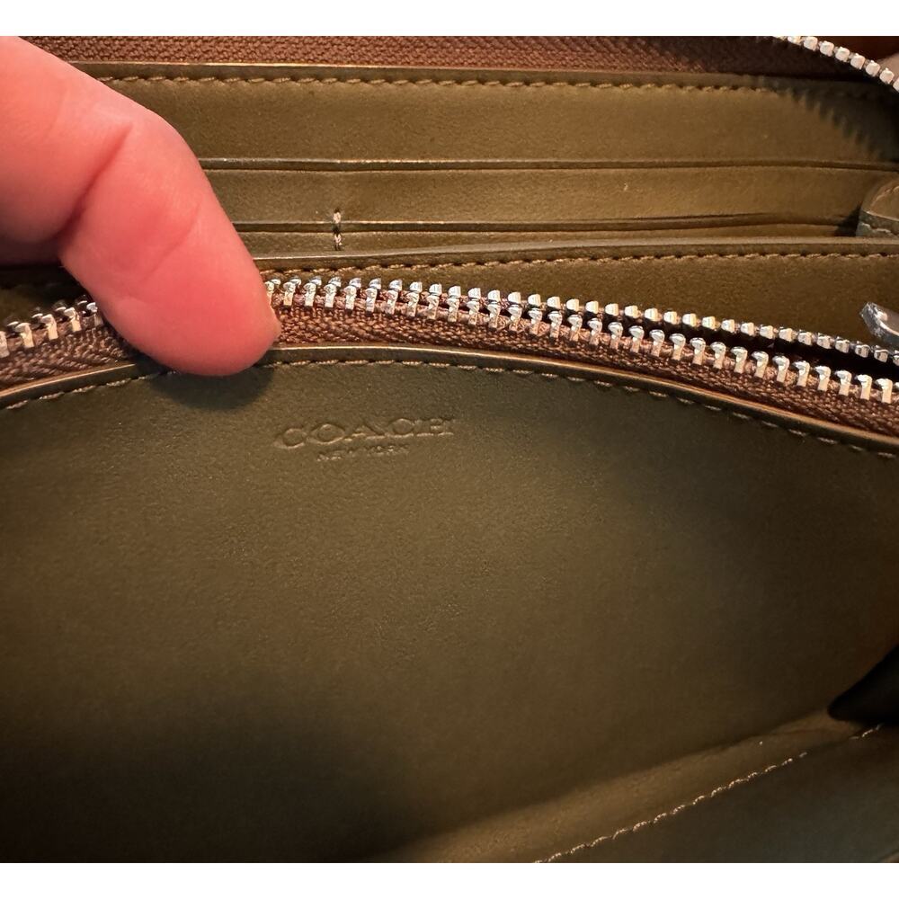 Coach C4451 Pebbled Leather Long Zip Around Wallet Clutch Forrest Green - Picture 13 of 13